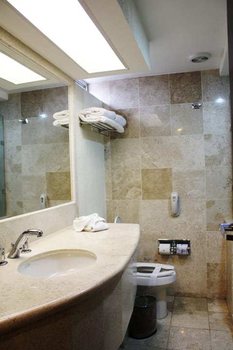 Executive Room, 2 Double Beds, City View | Bathroom | Shower, hair dryer, towels