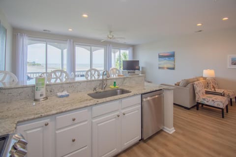 House, Multiple Beds, Balcony, Ocean View | Private kitchen | Stovetop, coffee/tea maker