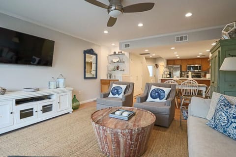 Condo, Multiple Beds, Balcony, Pool View | Living area