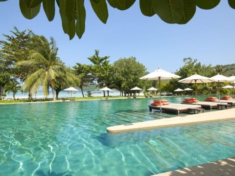 2 outdoor pools, open 10:00 AM to 6:00 PM, pool umbrellas, sun loungers