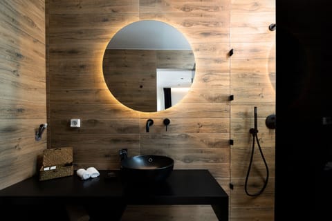 Design Studio | Bathroom | Shower, rainfall showerhead, hair dryer, bathrobes