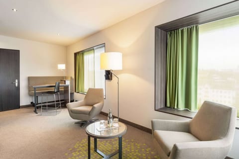 In-room safe, desk, blackout drapes, soundproofing