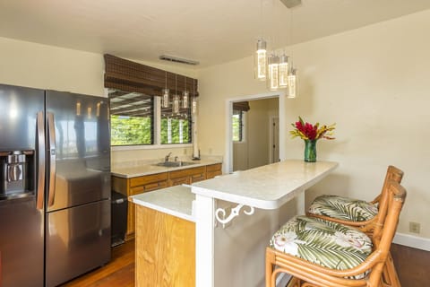 Alihi Lani Suite - Family Apartment, Cottage Area | Private kitchen | Mini-fridge, microwave, electric kettle, cookware/dishes/utensils