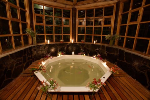 Sauna, spa tub, steam room, body treatments, hot stone massages