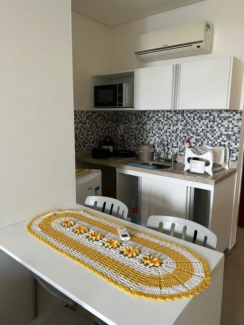 Studio | Private kitchen | Mini-fridge, microwave, griddle, cookware/dishes/utensils