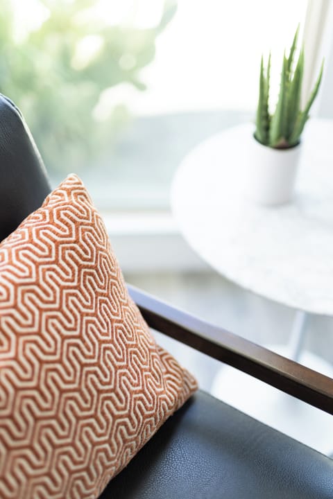 Deluxe Suite, 1 Bedroom | Premium bedding, in-room safe, iron/ironing board, free WiFi