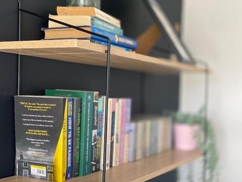 Apartment | 2 bedrooms, travel crib, free WiFi, bed sheets