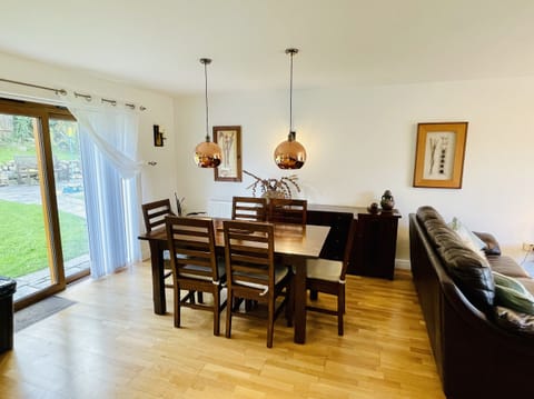 Cottage | Private kitchen | Fridge, dishwasher, electric kettle, cookware/dishes/utensils