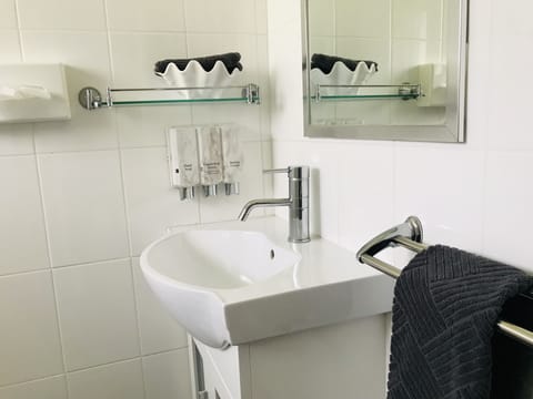 Family Room, Non Smoking | Bathroom | Shower, eco-friendly toiletries, hair dryer, towels