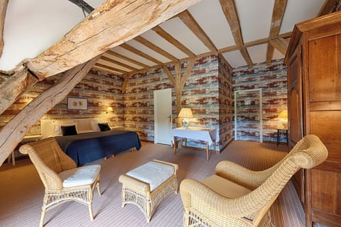 Pavillon Classic Room | Premium bedding, individually decorated, desk, soundproofing