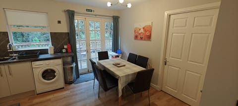 Luxury Cottage, Ensuite, Mountain View (Ben Reoch Cottage) | Dining