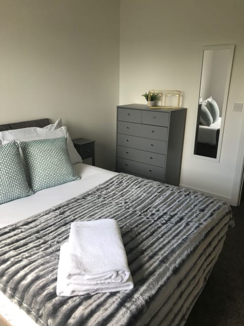 Comfort Apartment | Blackout drapes, iron/ironing board, free WiFi, bed sheets