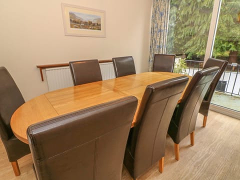 Cottage | Private kitchen | Fridge, dishwasher, cookware/dishes/utensils