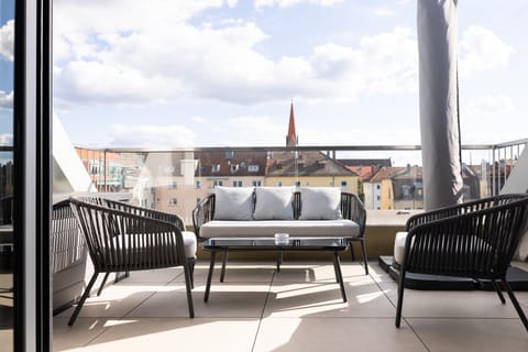 Junior penthouse with roof terrace | View from room