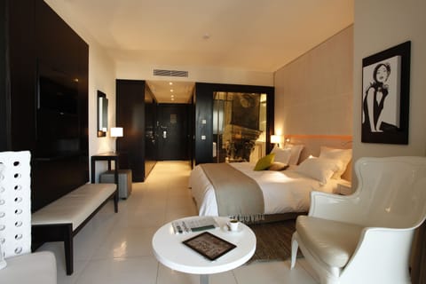 Standard Room City View | Premium bedding, minibar, in-room safe, desk