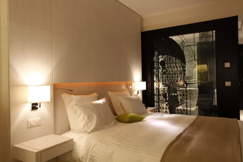 Standard Room City View | Premium bedding, minibar, in-room safe, desk