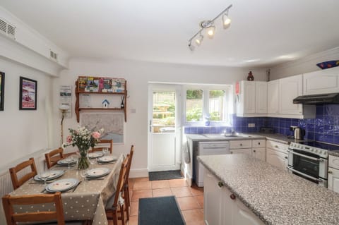 Fridge, dishwasher, cookware/dishes/utensils