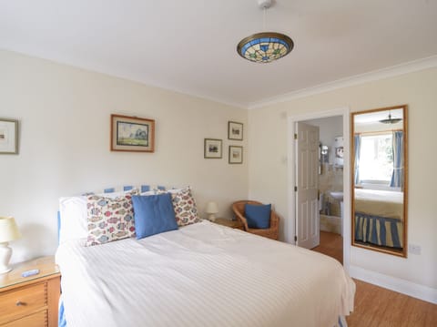 Cottage | 4 bedrooms, individually decorated, individually furnished, free WiFi