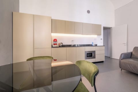 Superior Suite | Private kitchen | Fridge, microwave, stovetop, dishwasher