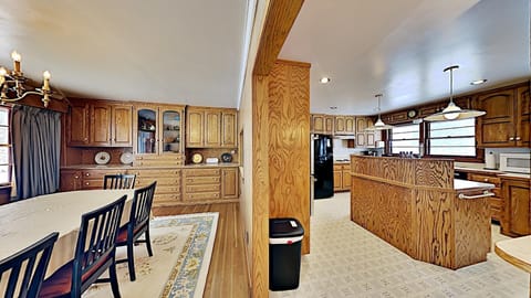 Cabin, Multiple Beds, Kitchen | Dining