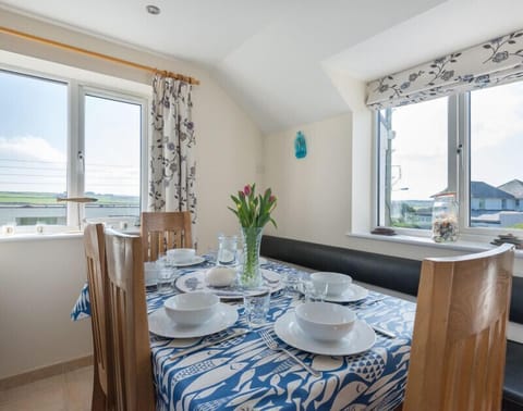 Cottage | Private kitchen | Fridge, dishwasher, cookware/dishes/utensils