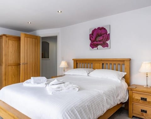 1 bedroom, individually decorated, individually furnished, free WiFi