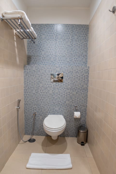 Superior - Grove View | Bathroom | Slippers