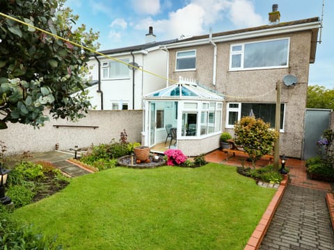 Cottage | Property grounds