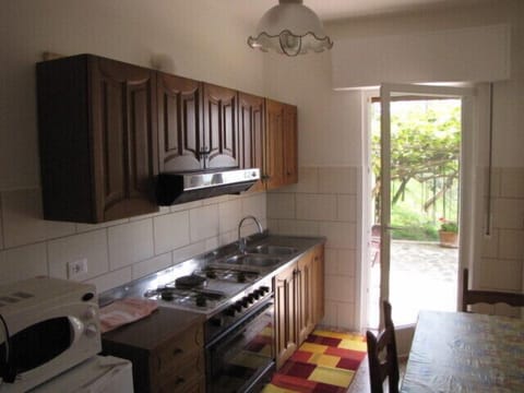 Apartment, 2 Bedrooms (A) | Private kitchen | Electric kettle, cookware/dishes/utensils