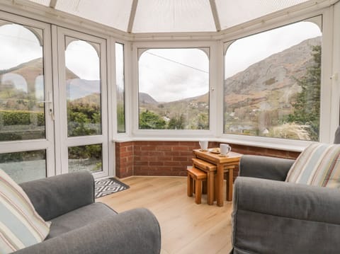 Cottage | Living room