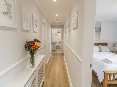 Cottage | 3 bedrooms, individually decorated, individually furnished, free WiFi