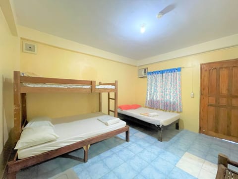 Family Room | Free WiFi, bed sheets