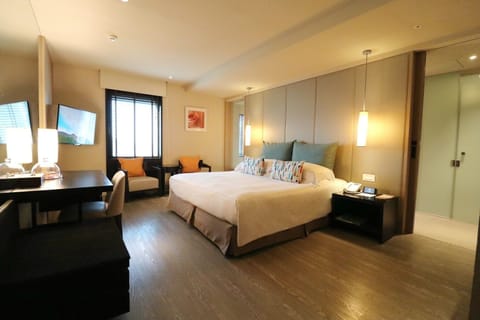 Qiyan Room | Premium bedding, free minibar, in-room safe, desk