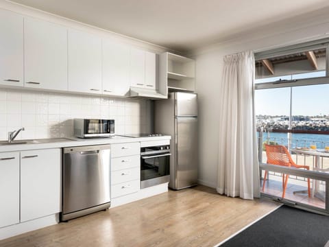 1 Bedroom - Harbour Sunrise | Private kitchen | Microwave, espresso maker, electric kettle