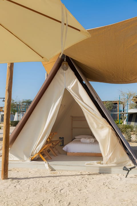 Wave Tent Queen | Free WiFi