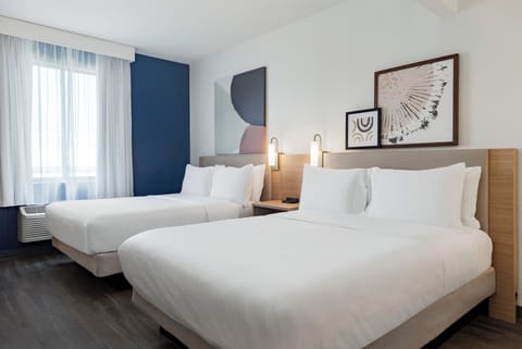 1 bedroom, pillowtop beds, desk, laptop workspace