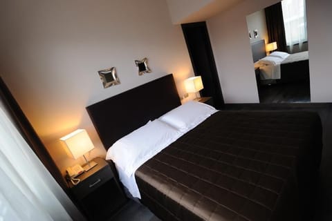 Superior Single Room | In-room safe, soundproofing, free WiFi, bed sheets