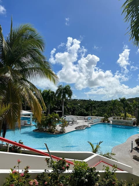 2 outdoor pools, sun loungers