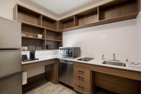 Room, 2 Queen Beds, Non Smoking | Desk, laptop workspace, free WiFi, bed sheets