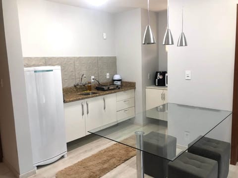 Traditional Apartment | Private kitchen | Microwave, cookware/dishes/utensils