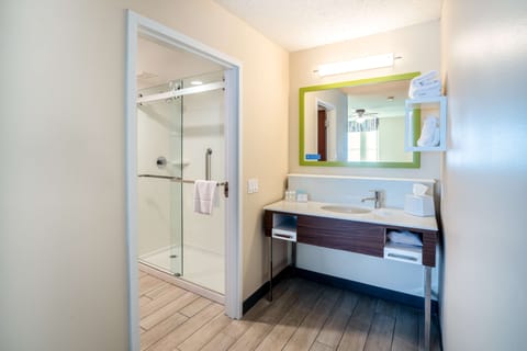 Suite, 2 Queen Beds, Non Smoking, Kitchen | Bathroom shower