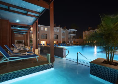 3 outdoor pools, pool umbrellas, sun loungers