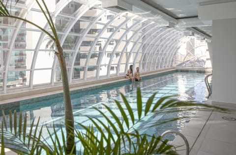 Indoor pool, sun loungers