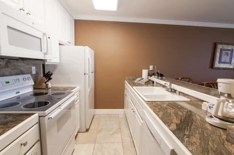 Condo, 1 Bedroom | Private kitchen | Full-size fridge, microwave, oven, stovetop