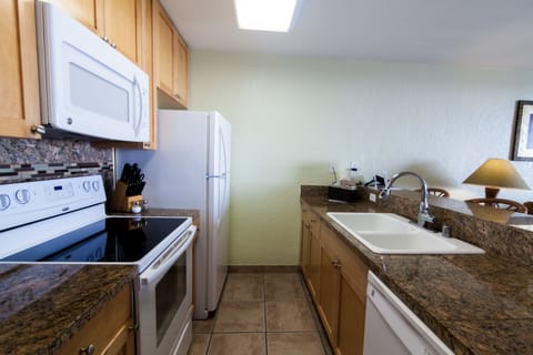 Condo, 1 Bedroom | Private kitchen | Full-size fridge, microwave, oven, stovetop