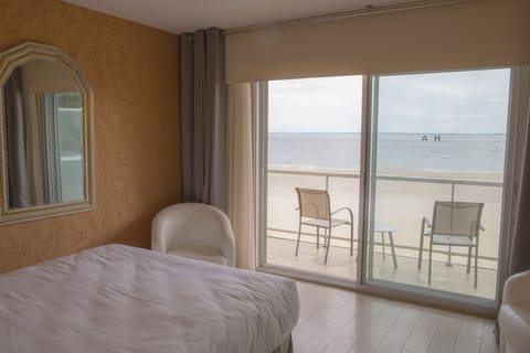 Double Room, Terrace, Sea View | Premium bedding, in-room safe, individually decorated