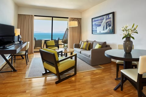 Junior Suite, 1 Bedroom, Non Smoking, Sea View | Living room | 32-inch LCD TV with satellite channels, TV