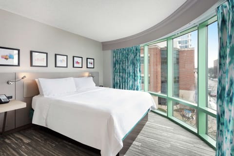 Junior King Suite | Premium bedding, pillowtop beds, in-room safe, desk