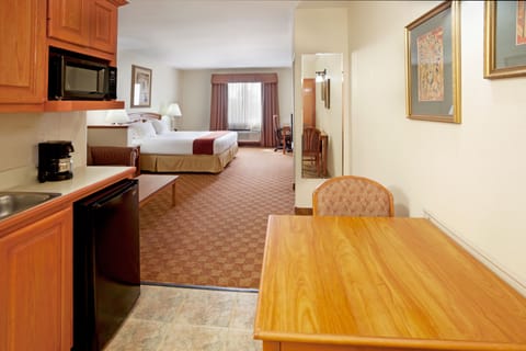 Suite, 1 King Bed, Jetted Tub | In-room safe, desk, blackout drapes, iron/ironing board