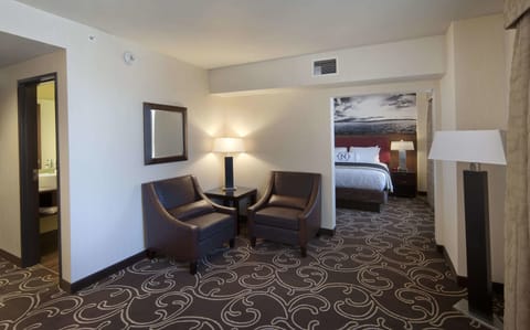 Classic Suite, 1 King Bed | Premium bedding, pillowtop beds, in-room safe, desk